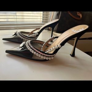 Diamond of Elizabeth Imitation Pearl Pointed Toe Mule
MACH & MACH